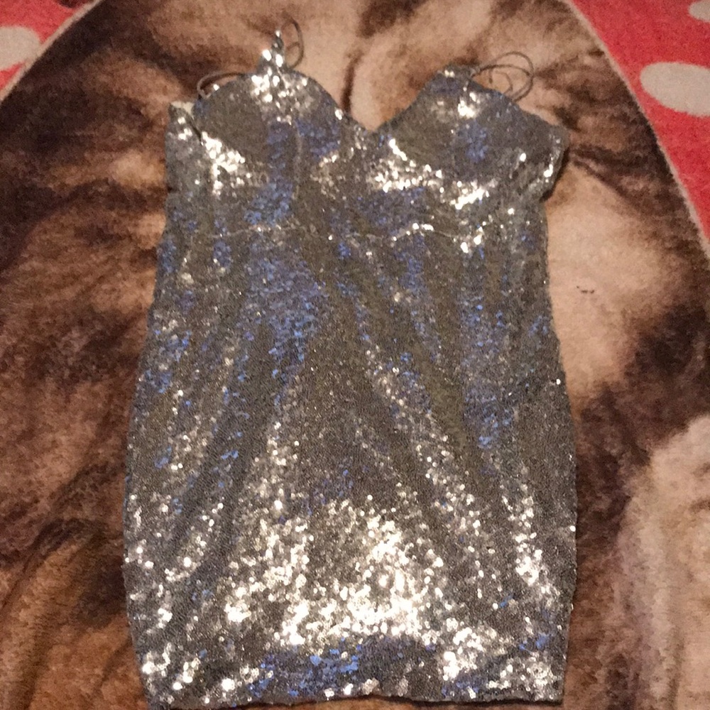 A short sliver dress